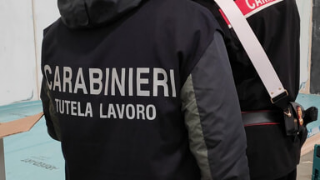 Torino, blitz dei carabinieri: sospese attività e denunciate quattro persone per lavoro nero e irregolarità